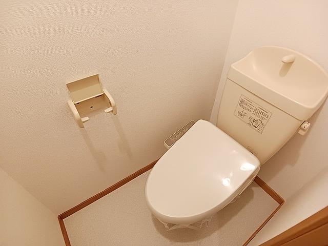 トイレ　温水洗浄暖房便座
