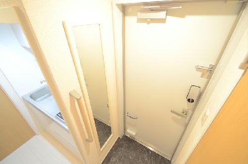 玄関　設備・仕様は号室により異なる為、現況を優先いたします。
