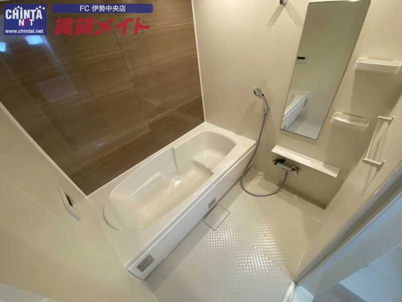 バス・シャワールーム　同型参考写真反転