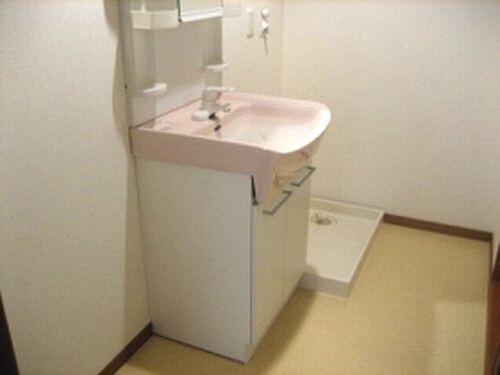 洗面設備　人気な独立洗面台です