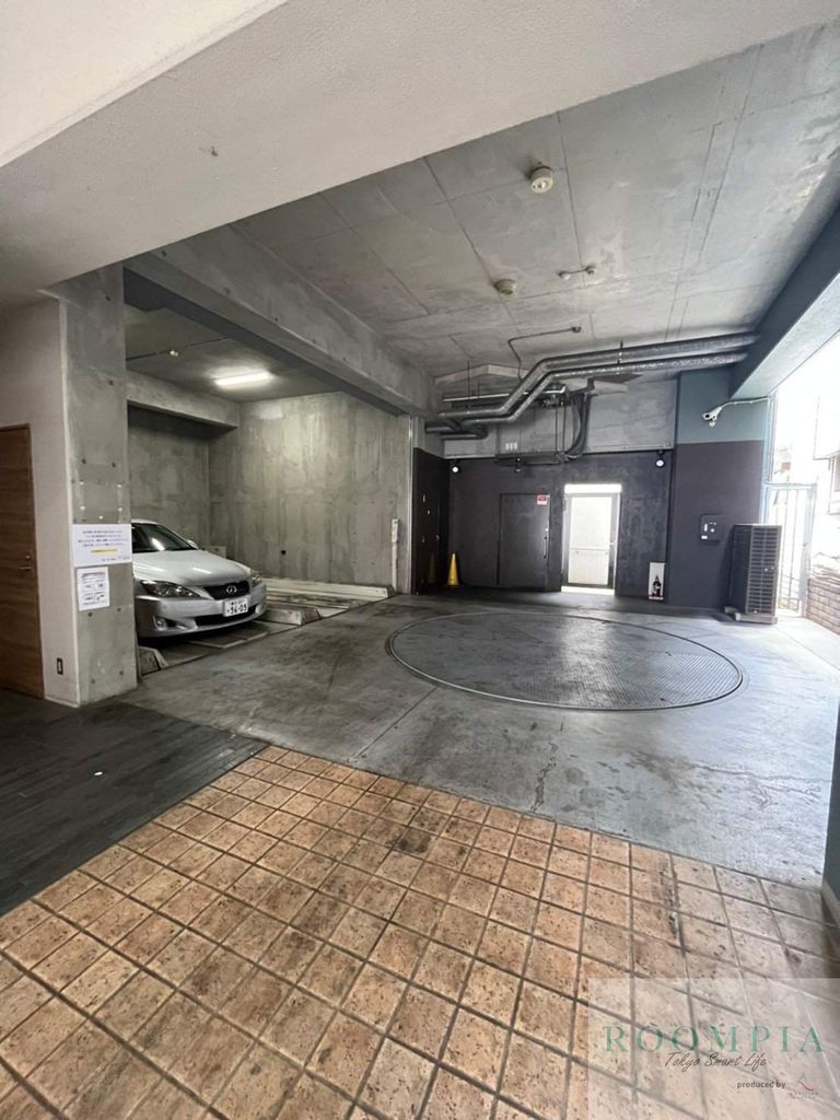 駐車場　駐車場