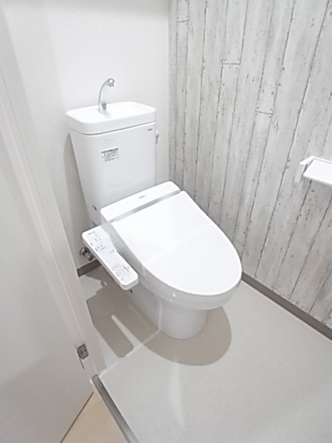 トイレ　清潔感のあるトイレです