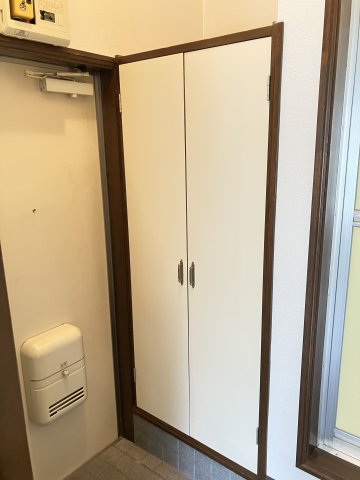 玄関　退去前につき、前回募集時のお写真です。
