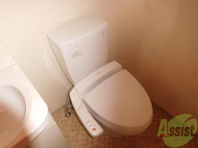 トイレ　トイレウォシュレット付いてます。