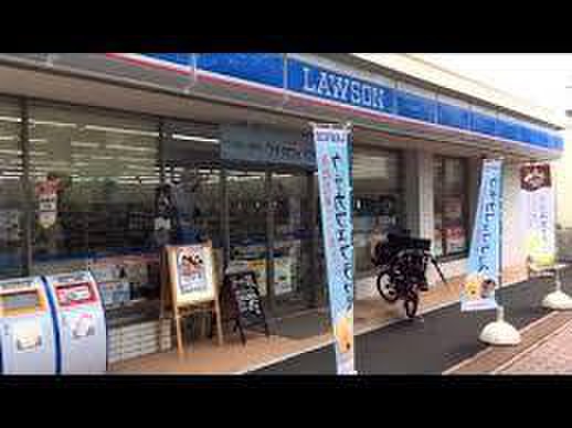コンビニ　ローソン 都筑大丸店（コンビニ）まで140m