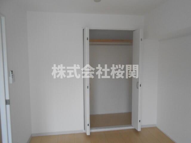 収納　クローゼット?