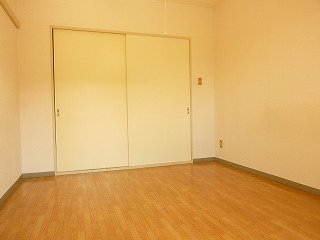 居室・リビング　室内