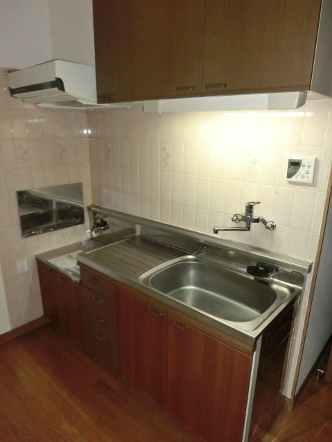 キッチン　同建物同タイプ住戸参考写真です