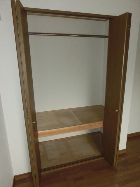 収納　同建物同タイプ住戸参考写真です
