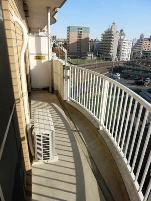 バルコニー　同建物同タイプ住戸参考写真です