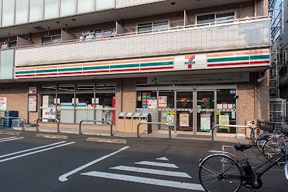 コンビニ　セブンイレブン（コンビニ）まで568m