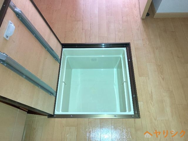 収納　床下収納