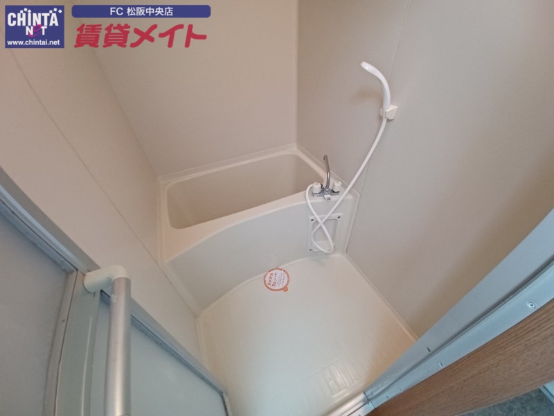 バス・シャワールーム　同物件別部屋反転タイプ