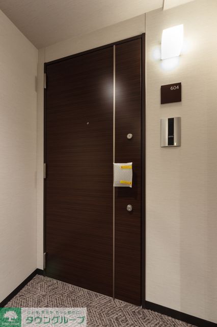 玄関　※写真は同タイプ住戸です。
