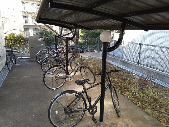 その他　駐輪場　原付＆自転車のみ駐輪可能