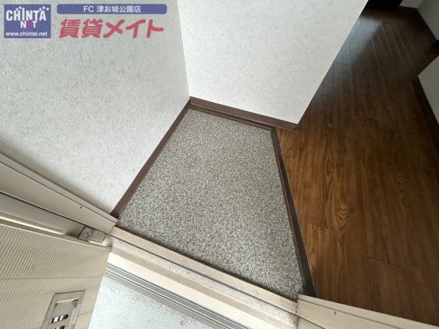 玄関　同型参考写真