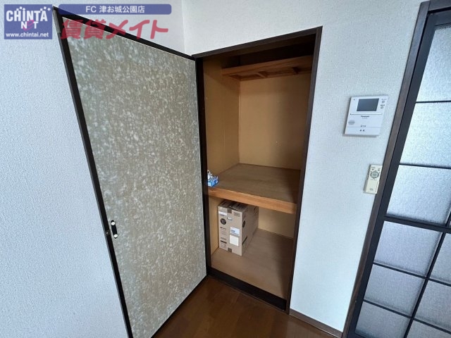 収納　同型参考写真