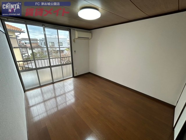 居室・リビング　同型参考写真