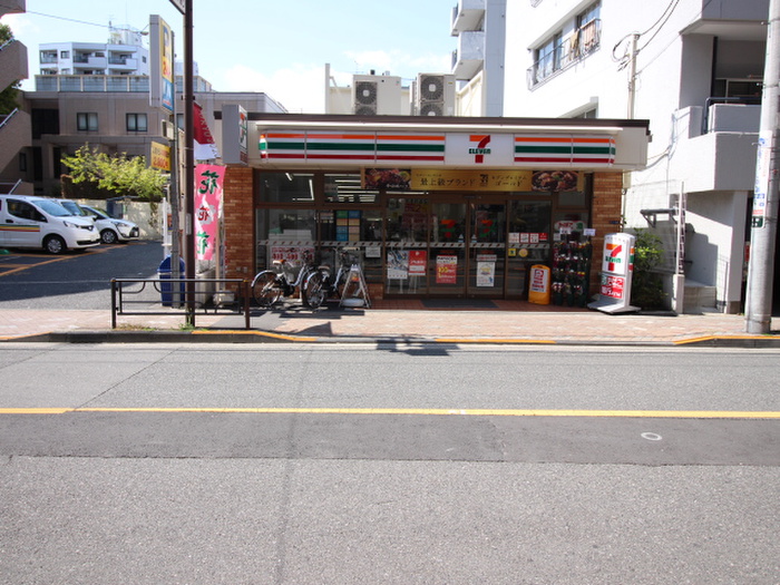 コンビニ　セブンイレブン（コンビニ）まで166m