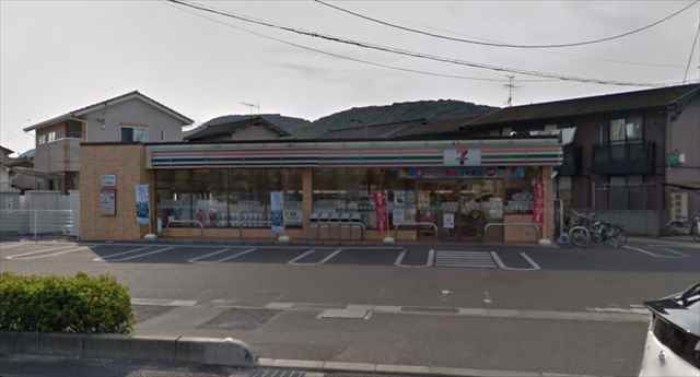 コンビニ　セブンイレブン岡山北方店（コンビニ）まで889m