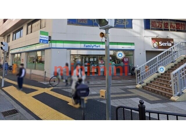 コンビニ　ファミリーマート高槻グリーンプラザ店（コンビニ）まで126m