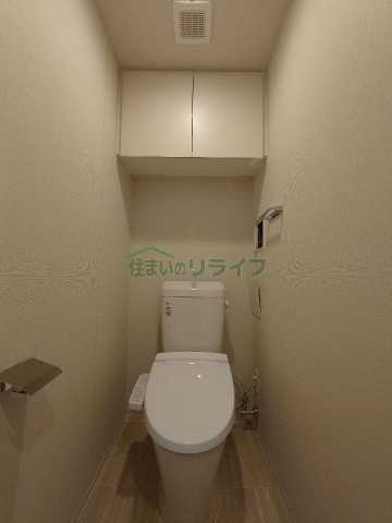 トイレ　コンフォリア東新宿　※同タイプの別部屋写真です