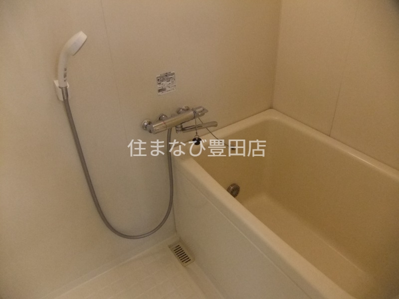 バス・シャワールーム　同型別部屋写真