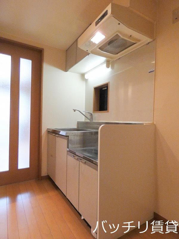 キッチン　同型タイプの写真となります　現状優先