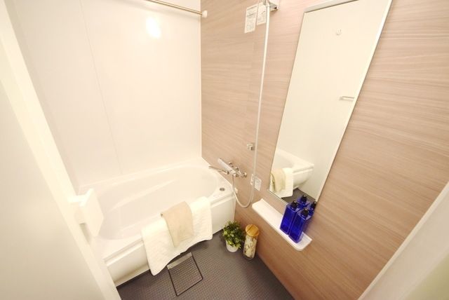 バス・シャワールーム　写真は同タイプ住居です。