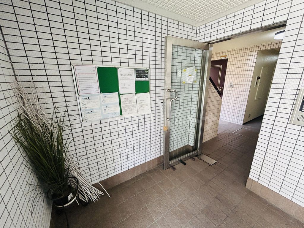 エントランス　エントランス