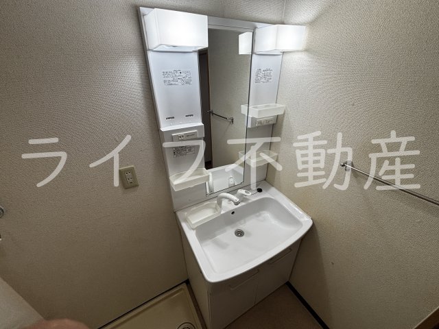 洗面設備　脱衣スペースもあります
