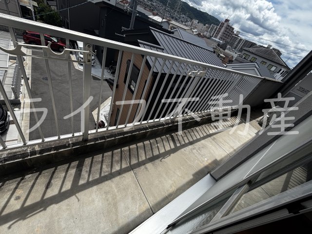 バルコニー　お洗濯にも便利なバルコニー付き