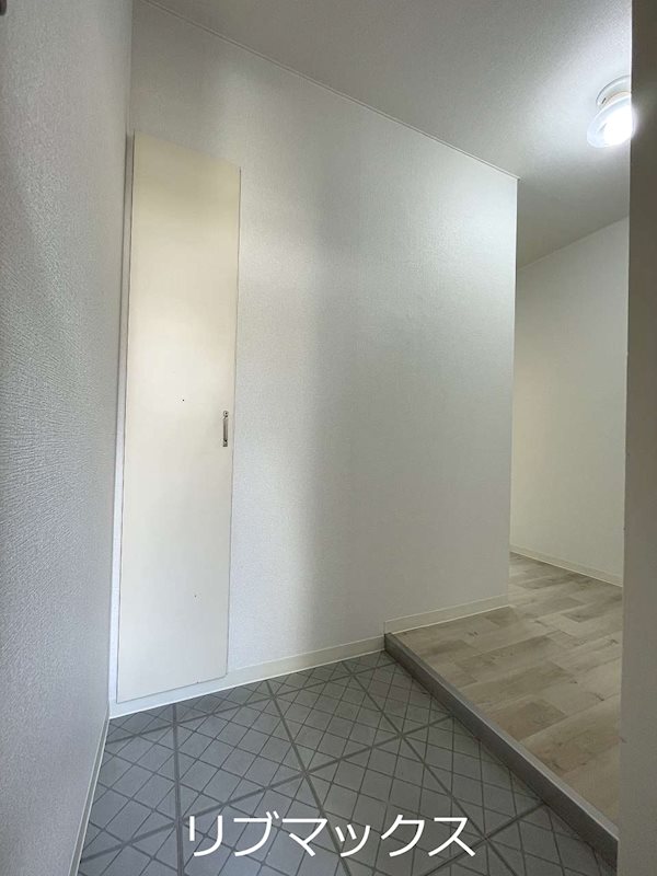 玄関　※同物件別部屋写真※