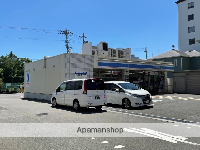 コンビニ　ローソン（コンビニ）まで142m