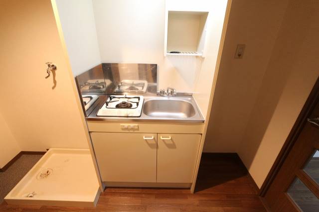 キッチン　※３０３号室の写真になります。