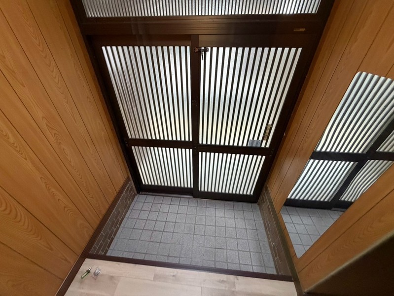 緑丘戸建の玄関写真