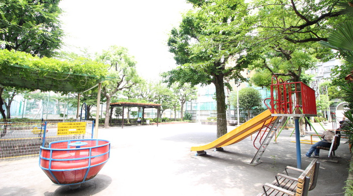 公園　物件（公園）まで140m