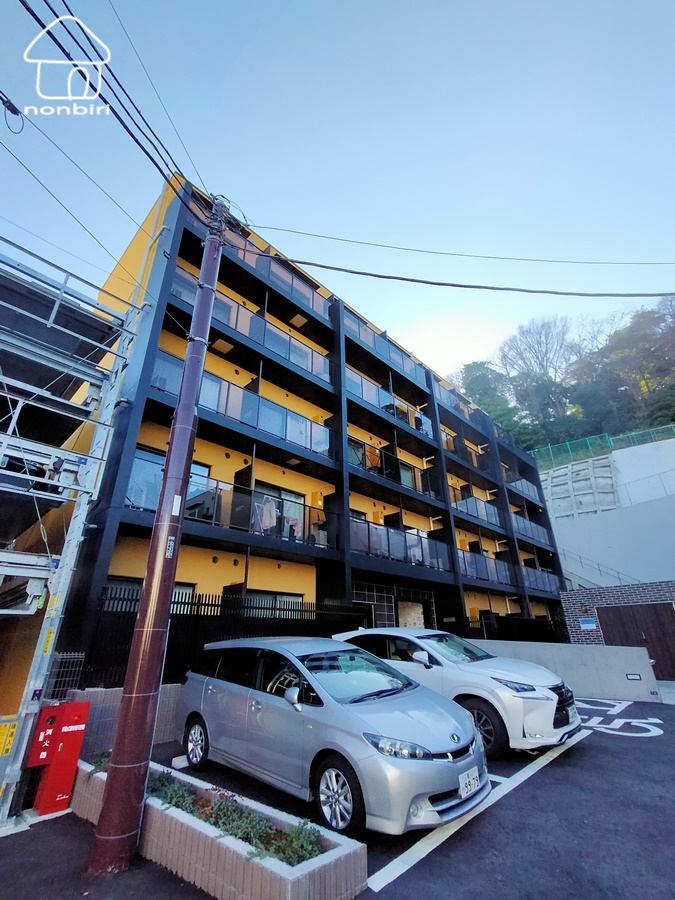 建物外観　閑静な住宅街にある築浅マンションです