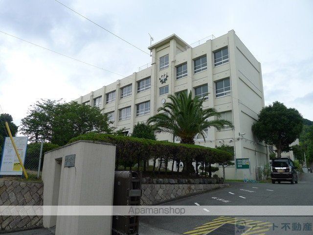 中学校　高浜中学校（中学校）まで6298m