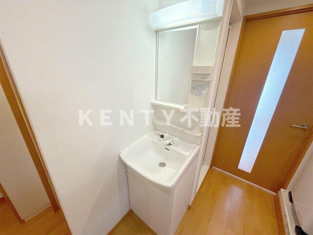 洗面設備　コンパクトで使いやすい洗面所
