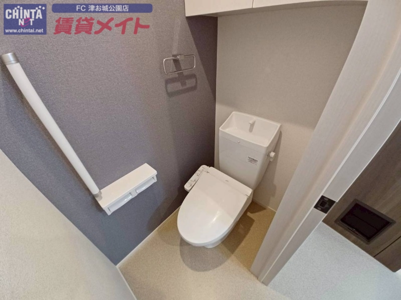 トイレ　同型参考写真