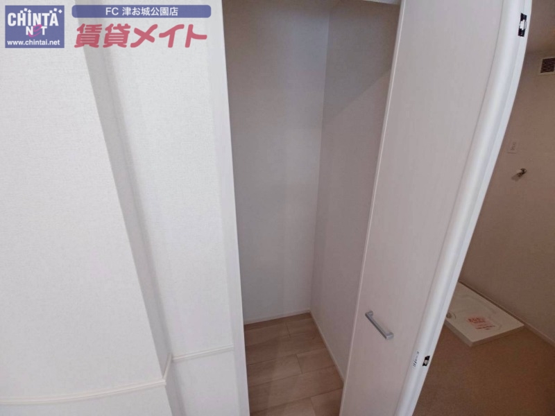 収納　同型参考写真