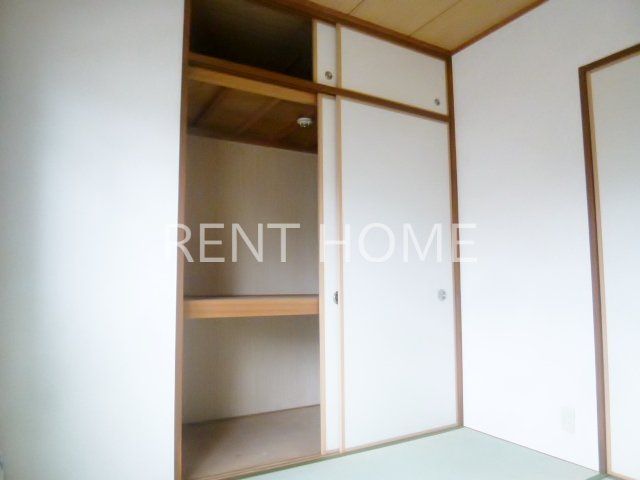 収納　和室にも大きな収納付き