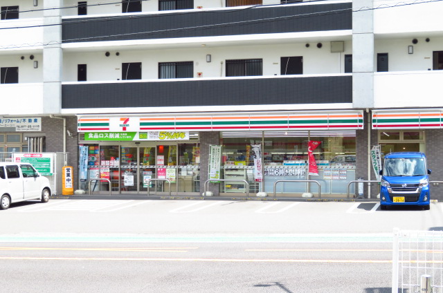 コンビニ　セブンイレブン 別府流川通店（コンビニ）まで720m