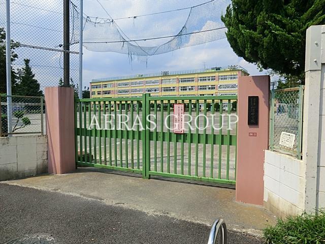 中学校　杉並区立向陽中学校（中学校）まで447m