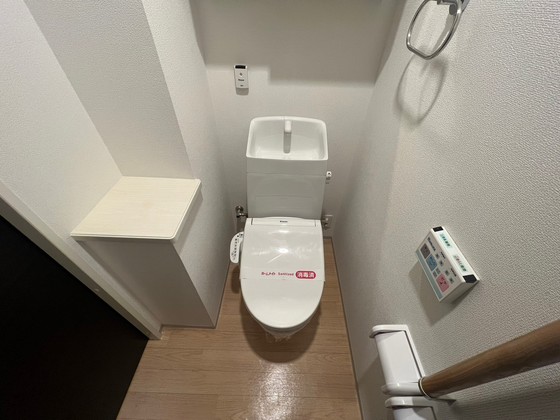 トイレ　※別部屋の写真です