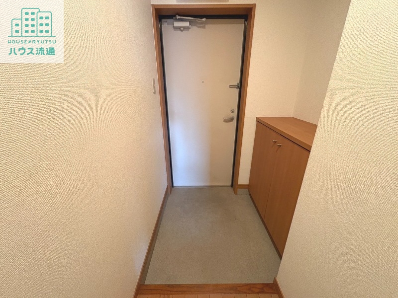 玄関　※同タイプ別号室のお写真です
