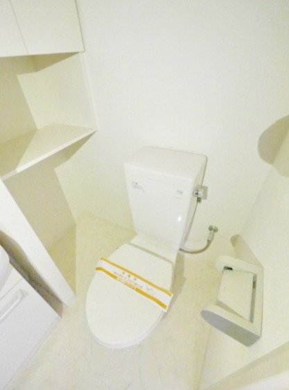 トイレ　実際のお部屋はウォシュレット付きです。