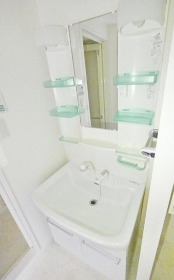 洗面設備　別部屋反転写真