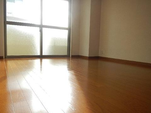 居室・リビング　室内